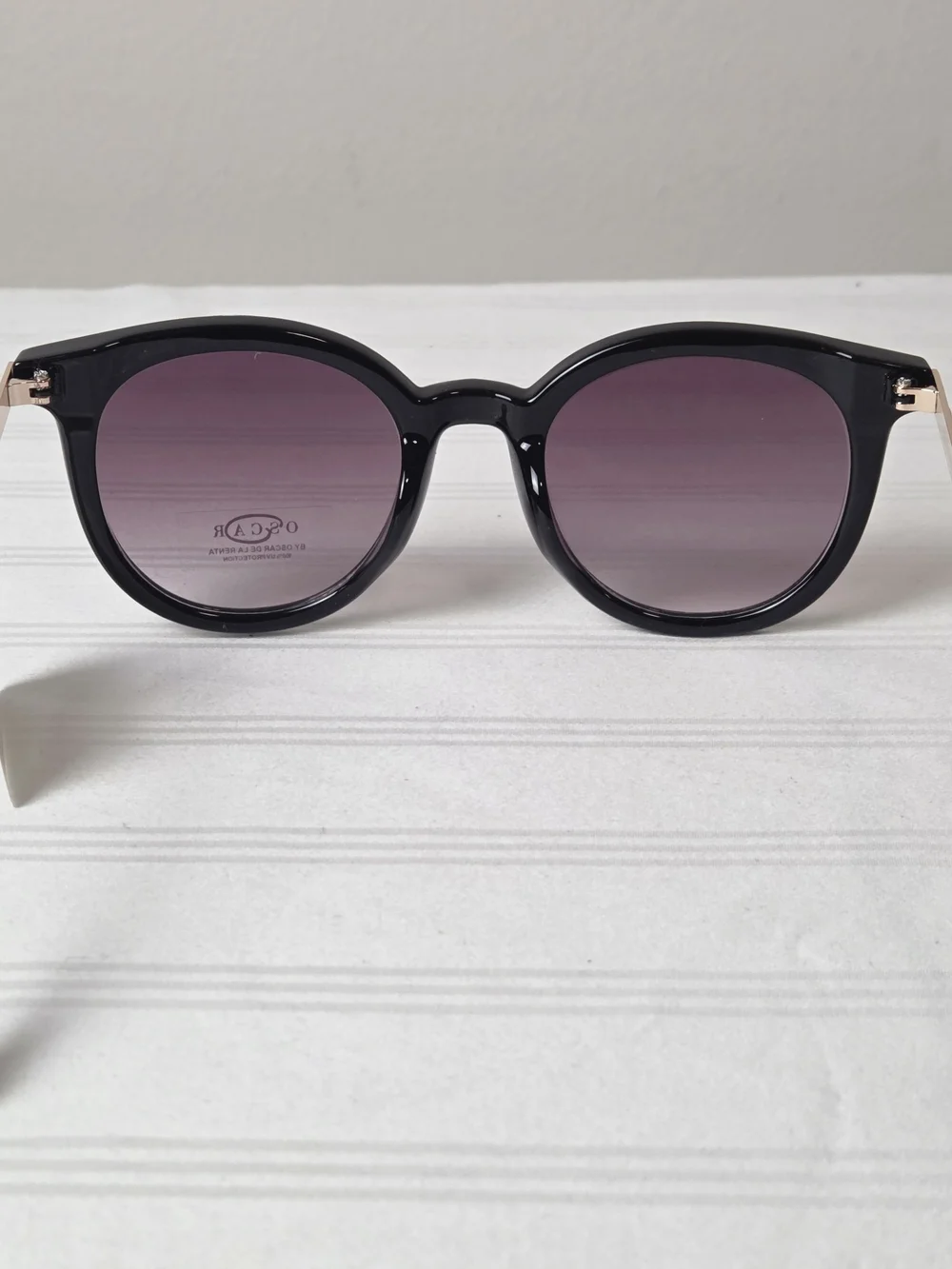 Oscar de la Renta Black Frames with Purple Lenses Sunglasses